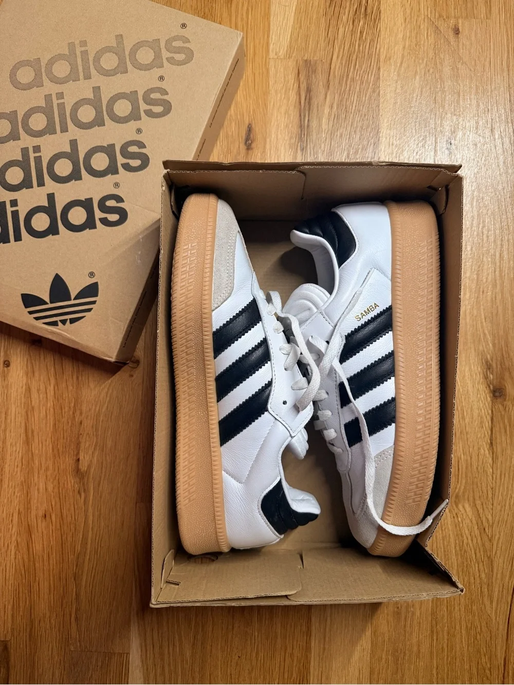 adidas classic sneaker